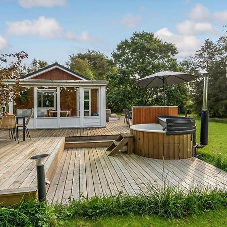 Nice Home In Havndal With Kitchen Exterior foto